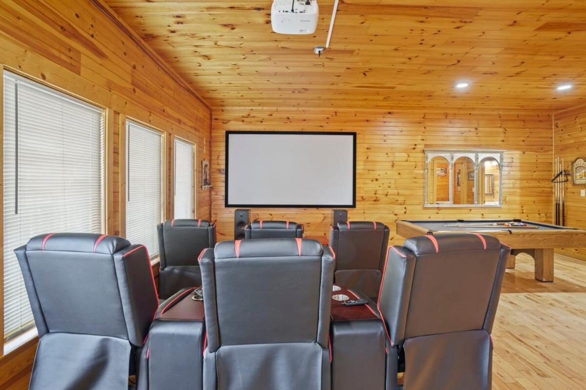 Stunning Mountain Cabin W Hot Tub Гетлинбург Екстериор снимка